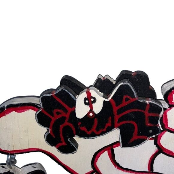 HALLOWEEN HANGING WOODEN PAINTED SKELETON WITH SPIDERS - Picture 7 of 16